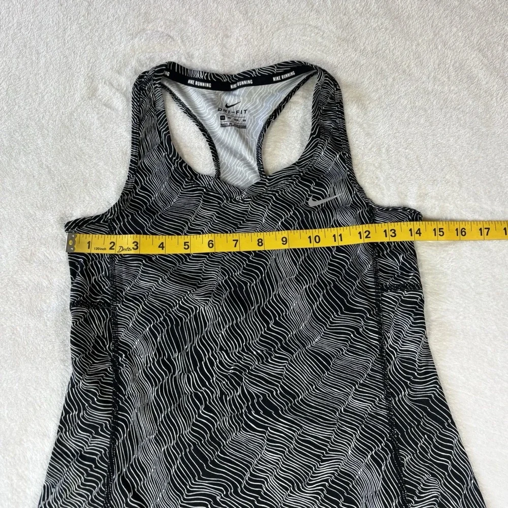 Nike Women Running Racerback  Size XS Black And White Zebra Ripple Dri-fit